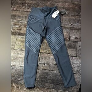 Leggings-BRAND NEW (e)​​​